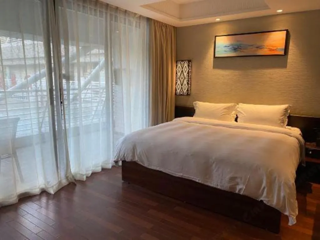 Poly Phoenix Hotel Sanya 3*,  Kina