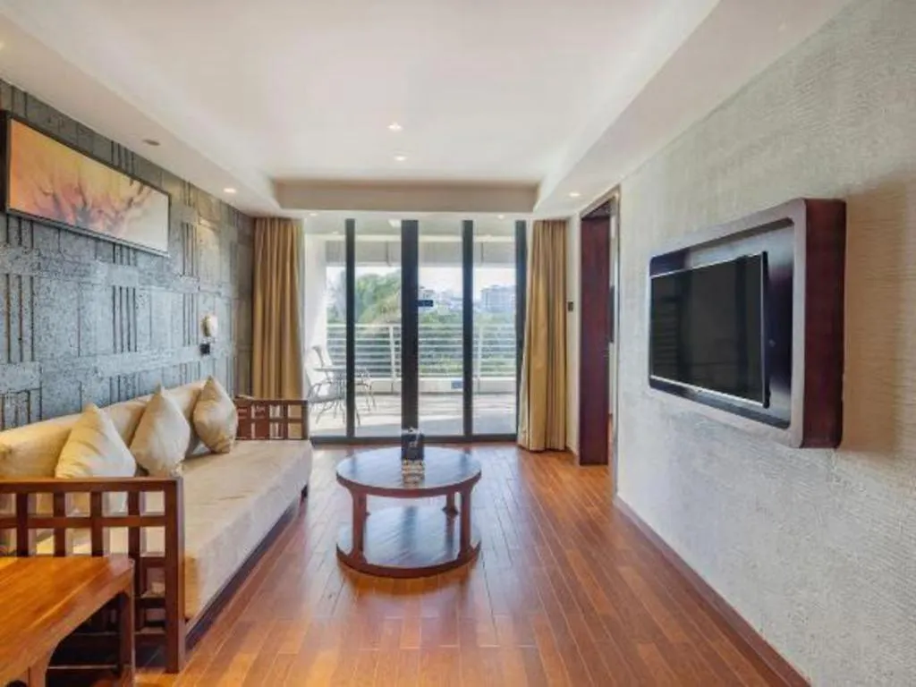 Poly Phoenix Hotel Sanya 3*,