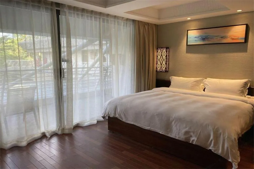 Poly Phoenix Hotel Sanya 3*,