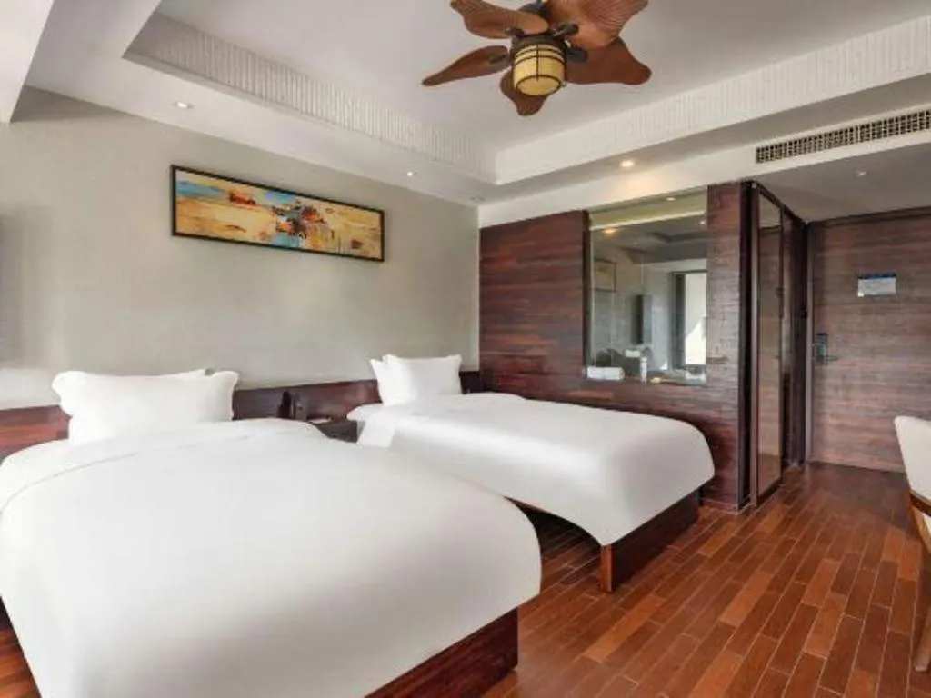 Poly Phoenix Hotel Sanya 3*,